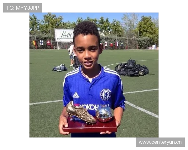 穆西亚拉早期切尔西青训经历