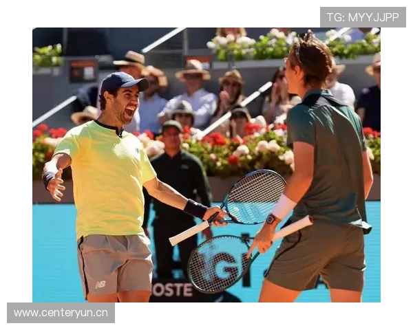 乔丹·汤普森赛场上冷静得不像个运动员，出门买包包倒像挥霍亿万的小富婆