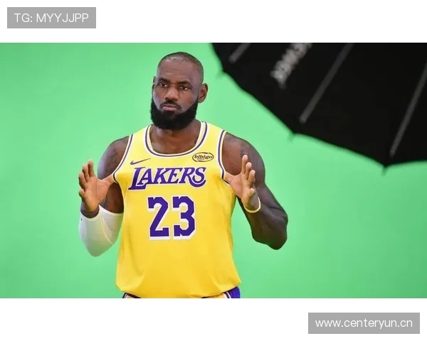 詹姆斯关键战得分结构变化：无球占比提升主导湖人进攻